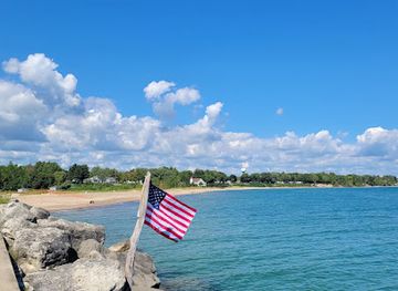 michigan/the-thumb/attraction/lexington-beach