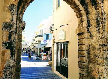 greece/crete/attraction/guora-gate