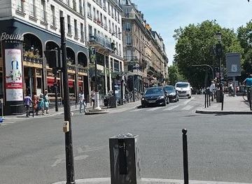 france/versailles/attraction/pl-pigalle