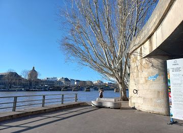 france/paris/louvre-tuileries/attraction/tunnel-des-tuileries-reserve-aux-pietons-et-aux-cyclistes