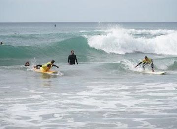 spain/san-sebastian/attraction/surf-school-private-surf-school-biarritz-axel-lerga