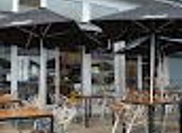 australia/ningaloo-reef/attraction/scully-s-oyster-bar-and-grill