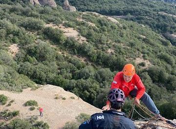 spain/barcelona/attraction/barcelona-hiking-guides