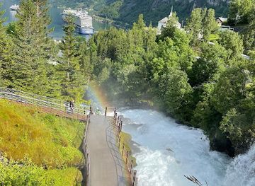 norway/geirangerfjord/attraction/storsaterfossen