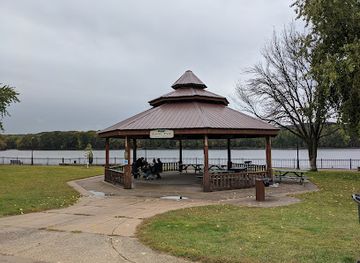 wisconsin/great-river-road/attraction/lawler-park