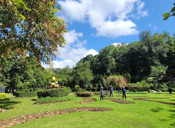 thailand/phi-pan-nam-range/attraction/san-kamphaeng-hot-springs