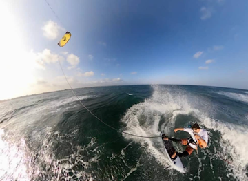 kenya/diani-beach/attraction/surf-reef-joris