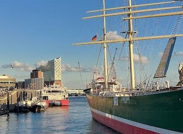 germany/hamburg/attraction/st-pauli-piers