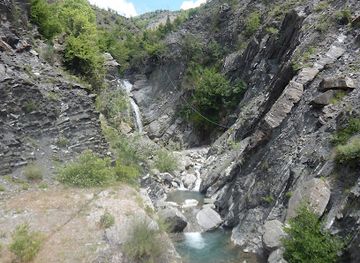 albania/kurbin/attraction/waterfall