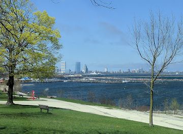 wisconsin/milwaukee/bay-view/attraction/south-shore-park