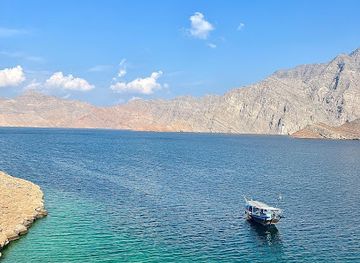 oman/musandam-peninsula/attraction/two-sea-s-view
