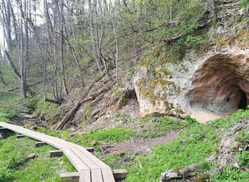 latvia/gauja-river/attraction/small-devil-s-cave