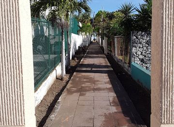 puerto-rico/carolina/attraction/isla-verde-beach-access-path