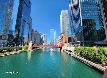 illinois/illinois-ozarks/attraction/riverwalk