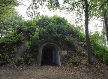 germany/holstein/attraction/german-grave-on-gallows-hill
