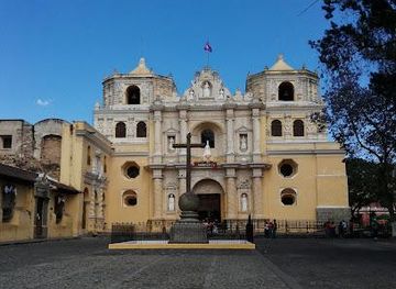 guatemala/antigua-guatemala/attraction/iglesia-de-la-merced