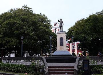 philippines/western-visayas/attraction/plaza-libertad