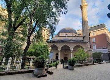 bosnia-and-herzegovina/sarajevo/attraction/ferhadija-mosque