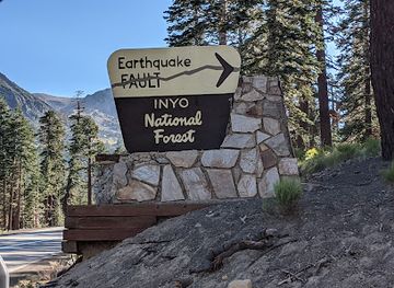 california/mammoth-lakes/attraction/earthquake-fault