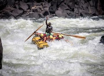 zambia/victoria-falls/attraction/safpar-rafting