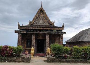 cambodia/sihanoukville/attraction/wat-sampov-pram