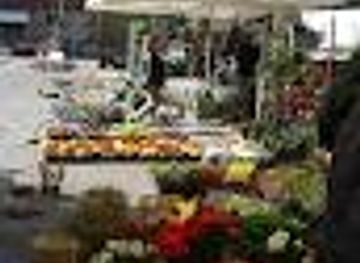 italy/bologna/attraction/mercato-dei-fiori-di-san-francesco