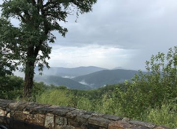 virginia/skyline-drive/attraction/gooney-run-overlook