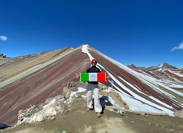 peru/ausangate-trek/attraction/montana-vinicunca-laya