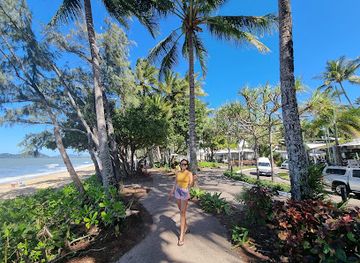 australia/cairns/palm-cove/attraction/palm-cove-beach
