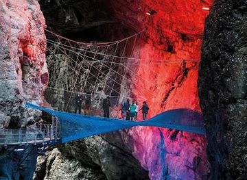 switzerland/murren/attraction/outdoor-glacier-canyon-grindelwald