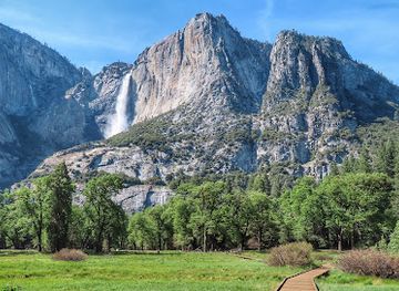 california/yosemite/attraction/sentinel-cook-s-meadow-loop