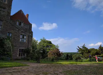 Kinnersley Castle