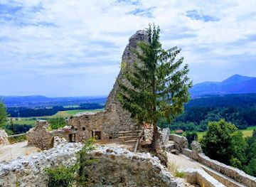 slovenia/zasavje/attraction/zovnek-castle