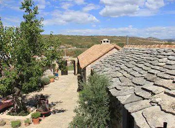 Stella Croatica = Olive Museum & Traditional food & Mediterranean garden