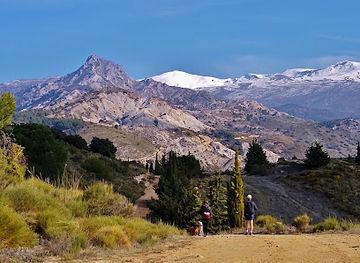 spain/sierra-nevada/attraction/hike-sierra-nevada-spain-nature-walks-and-mountain-hikes