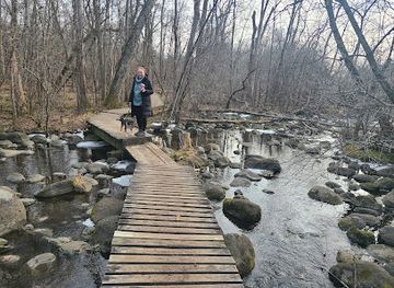 wisconsin/ice-age-trail/attraction/ice-age-trail-parking-lot-monches-merton