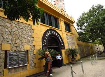 vietnam/hanoi/tay-ho-district/attraction/hoa-lo-prison-relic