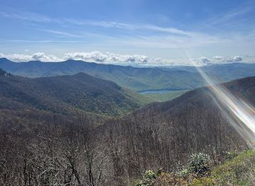 south-carolina/blue-ridge-mountains/attraction/craggy-pinnacle-tunnel
