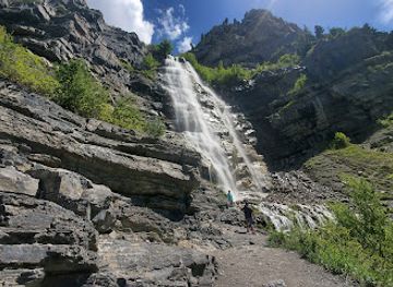 utah/sundance/attraction/bridal-veil-falls