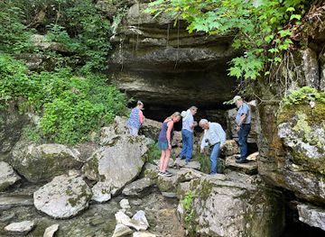 tennessee/sequatchie-valley/attraction/sequatchie-cave-state-natural-area