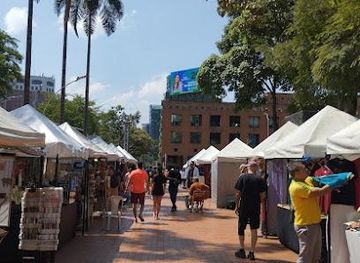 colombia/medellin/attraction/artesanias-parque-del-poblado