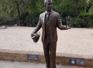 france/toulouse/attraction/statue-de-carlos-gardel