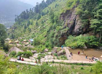 india/manali/solang-valley/attraction/jogini-falls