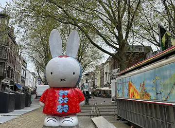 Statue of Dick Bruna&Nijntje