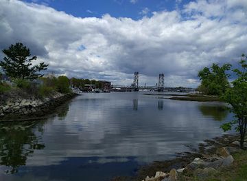 new-hampshire/seacoast/attraction/memorial-bridge