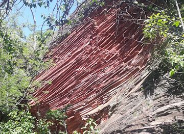 paraguay/cerro-cora-national-park/attraction/cueva-monumento-cerro-koi-y-chorori