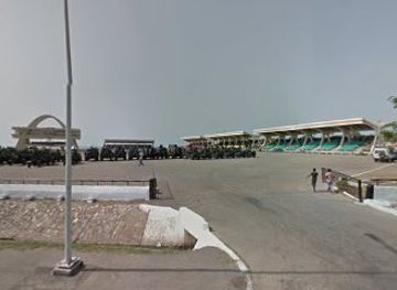 ghana/accra/cantonments/attraction/independence-avenue