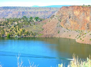 oregon/smith-rock-state-park/attraction/the-cove-palisades-state-park