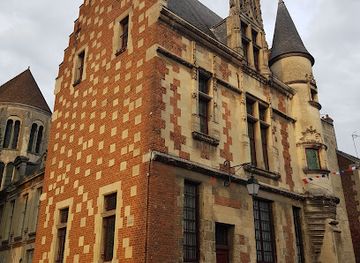 france/picardy/attraction/museum-noyonnais