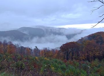 virginia/luray-caverns/attraction/hemlock-springs-overlook